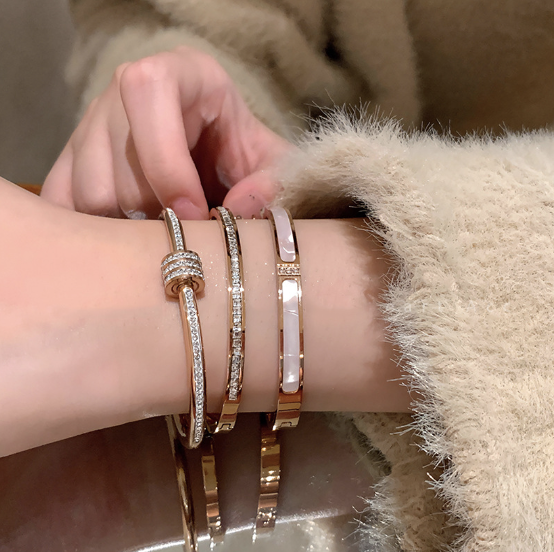 ✨ Sparkling Crystal Bracelet Set – Elegant & Affordable! 💎