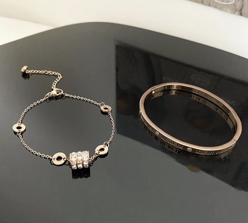 Roman Luxe Charm Set
