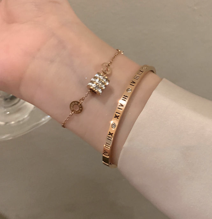 Roman Luxe Charm Set