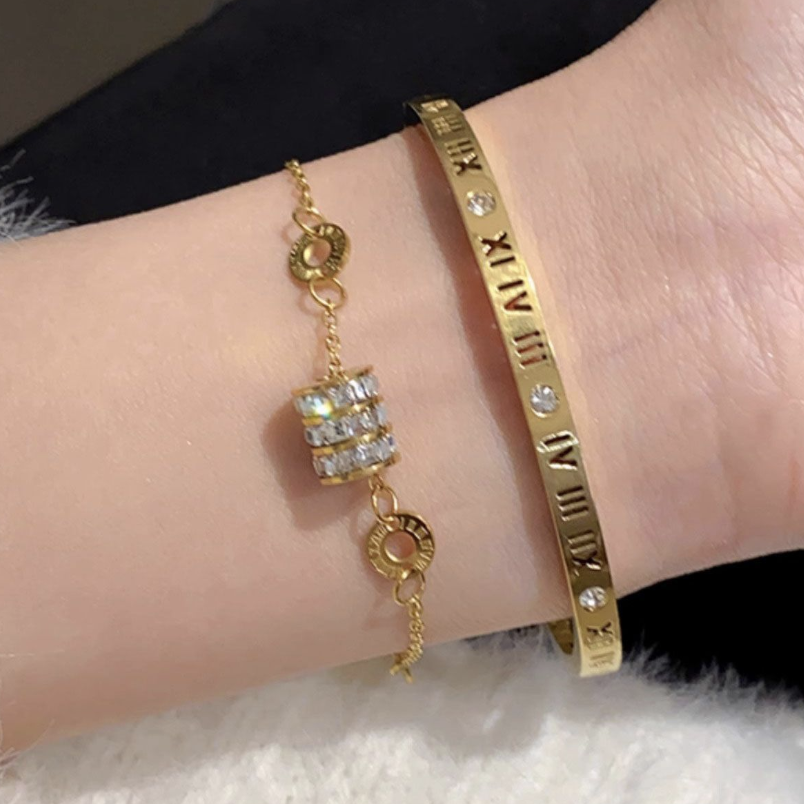 Roman Luxe Charm Set