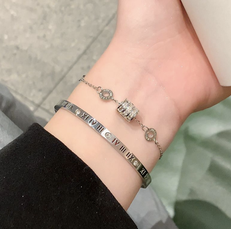 Roman Luxe Charm Set