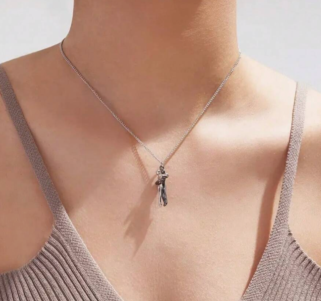 Hugging Couple Necklace 💑✨